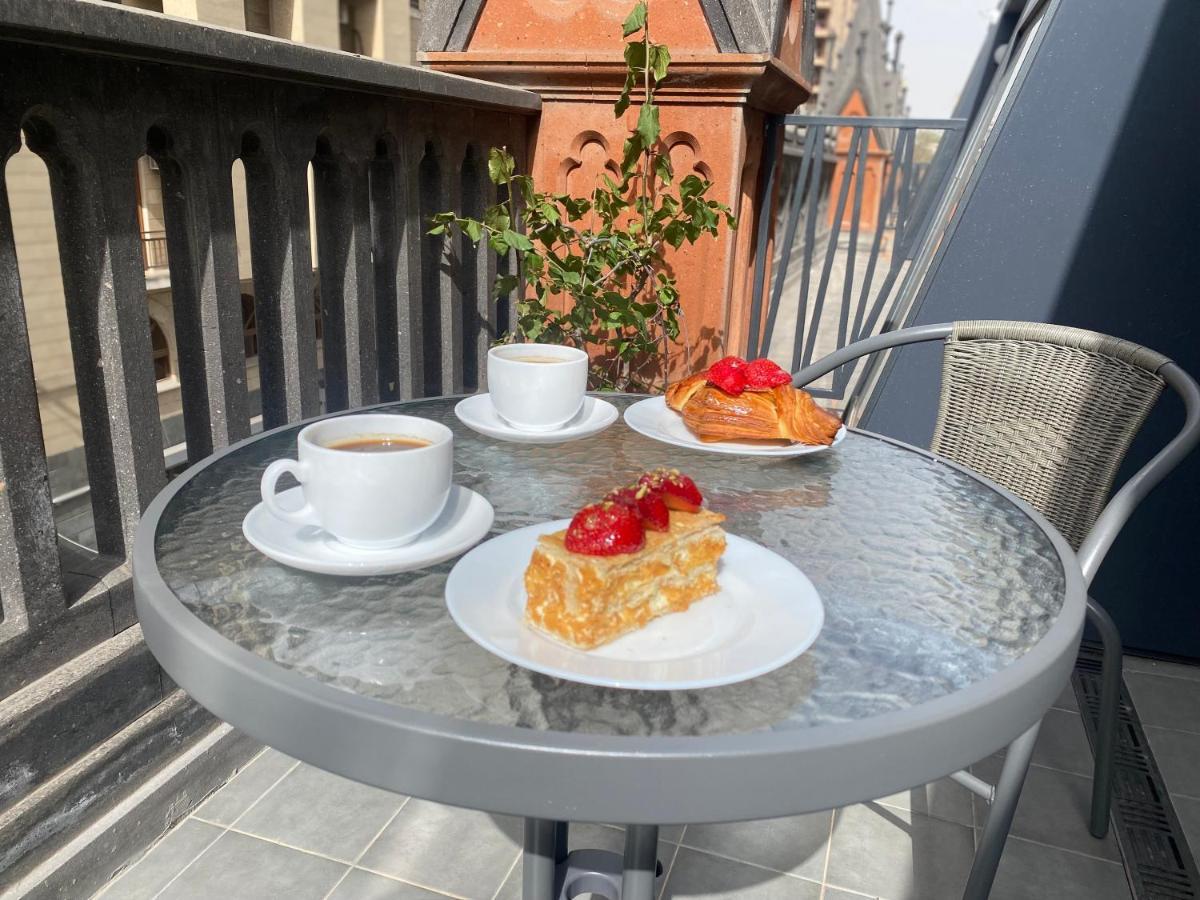 Heart Of Yerevan - City Center Luxury Apartments Ngoại thất bức ảnh