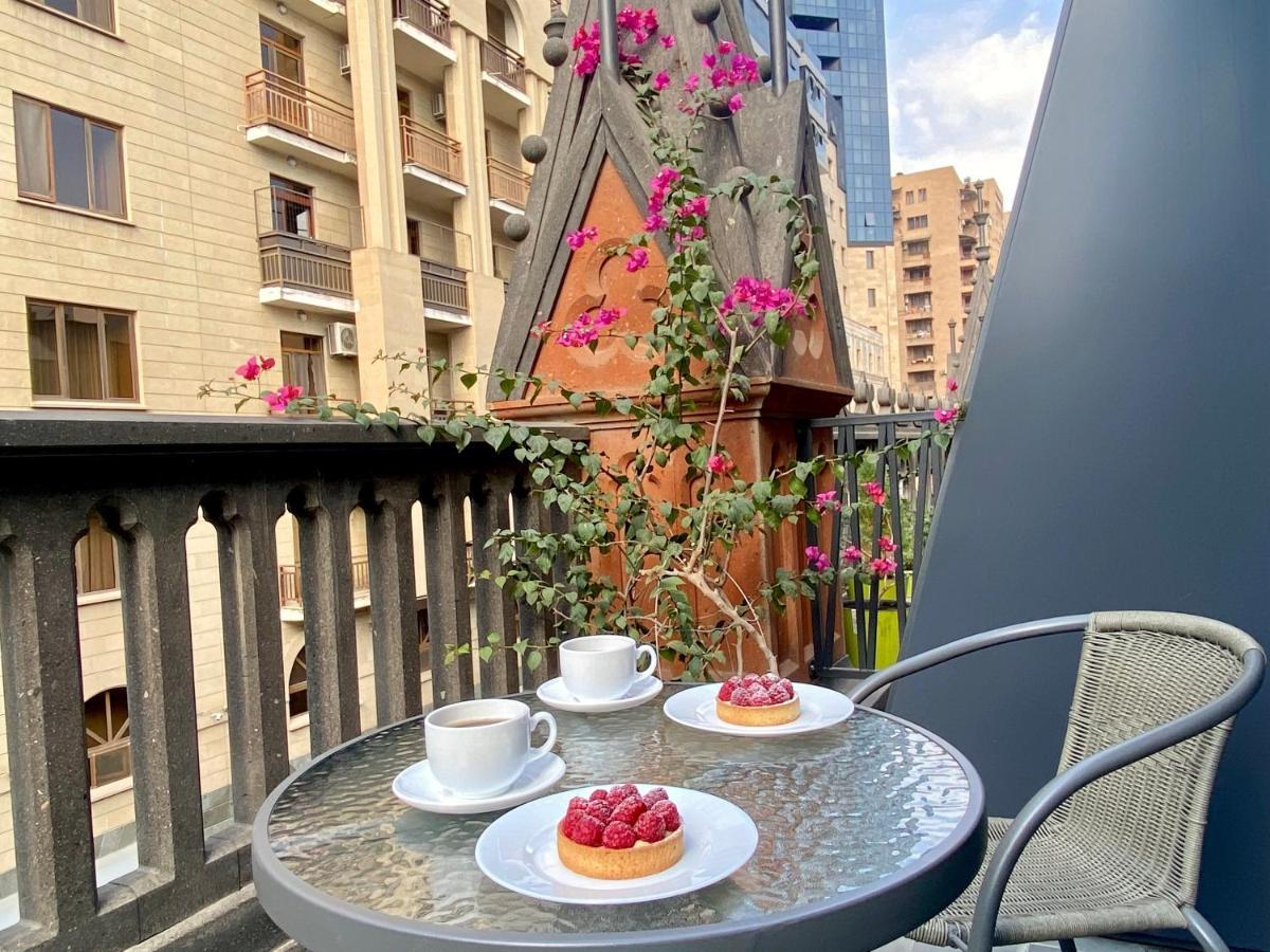 Heart Of Yerevan - City Center Luxury Apartments Ngoại thất bức ảnh